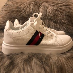 A brand new Tennis shoes